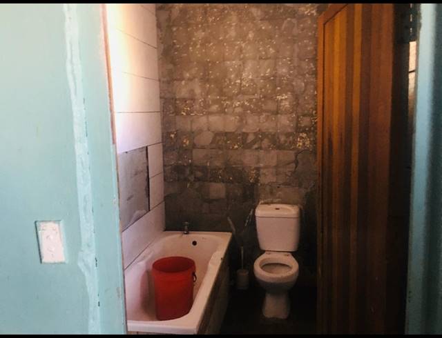 3 BEDROOM FREEHOLD FOR SALE IN MANDELA PARK